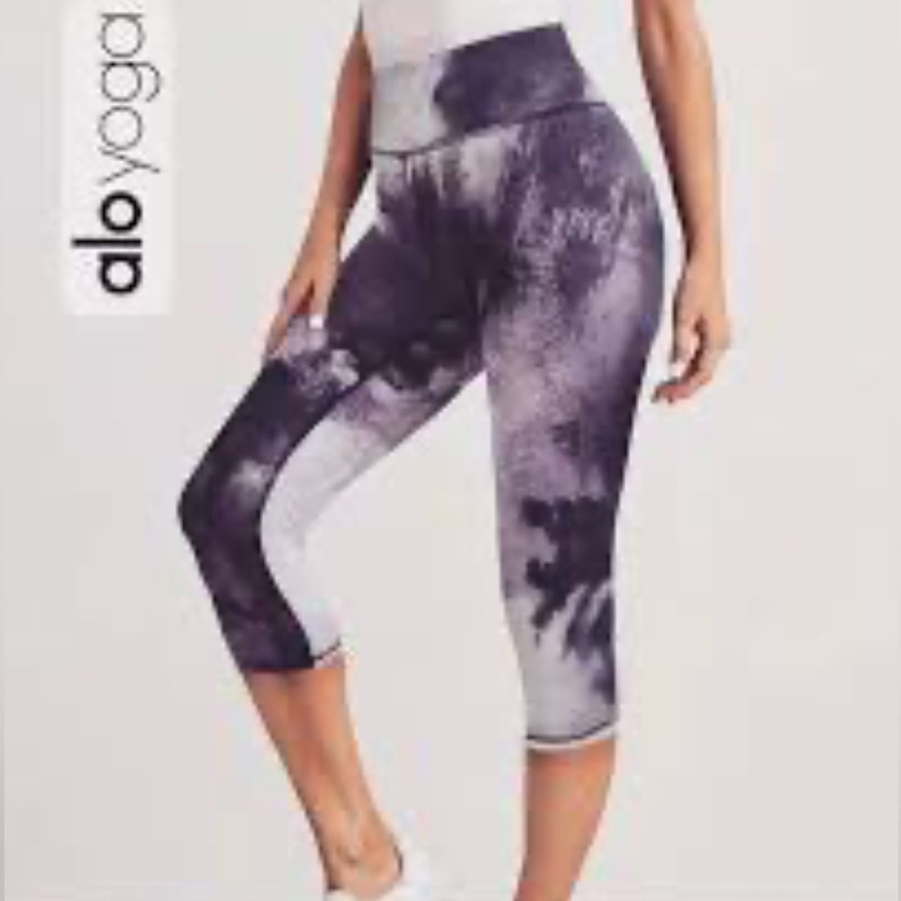 ALO Yoga Purple and White Abstract Capri Leggings